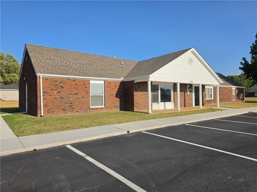 2724 N Joplin Street — photo 2