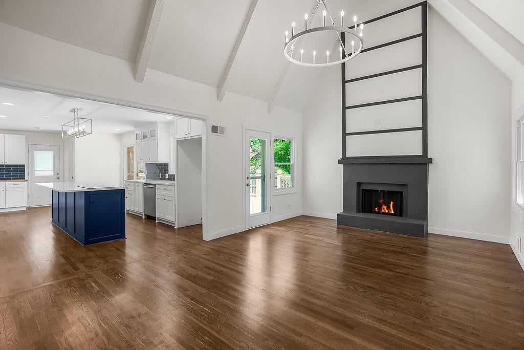 9209 Roe Avenue — photo 8