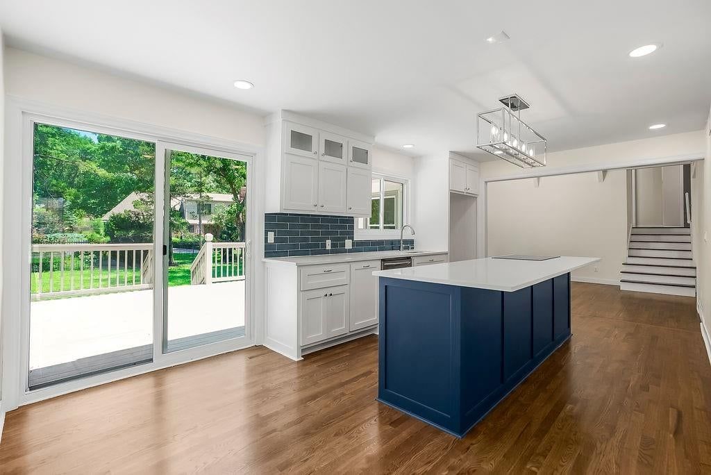 9209 Roe Avenue — photo 11