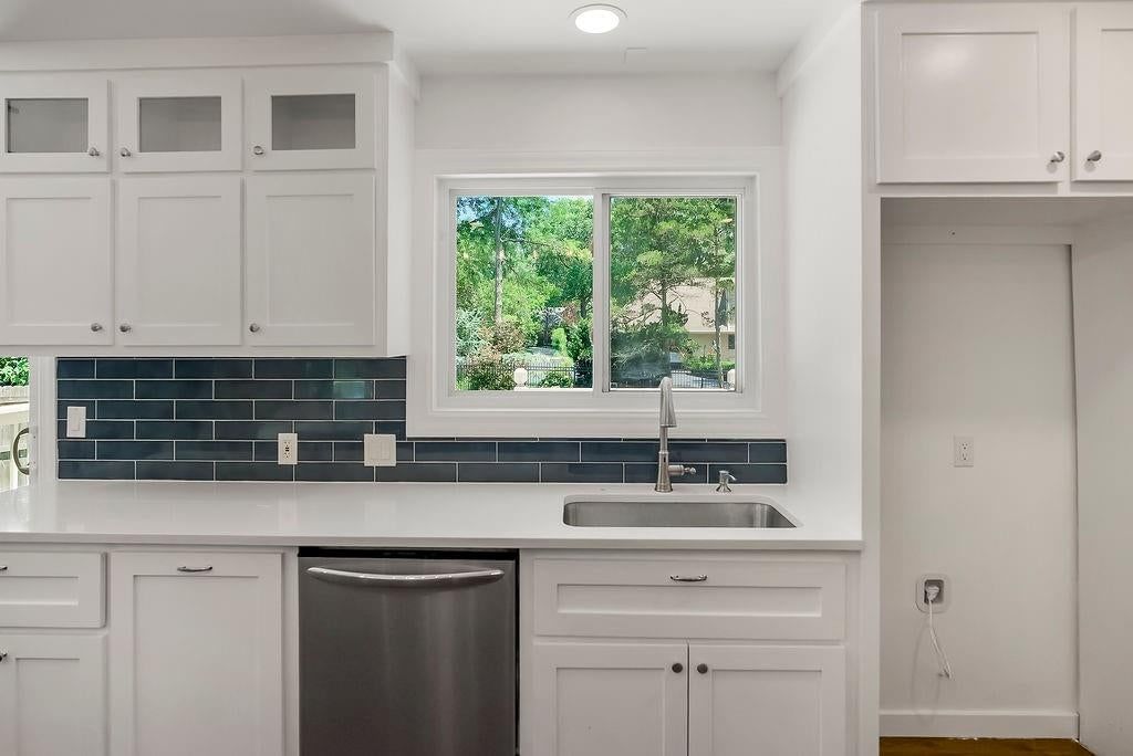 9209 Roe Avenue — photo 13