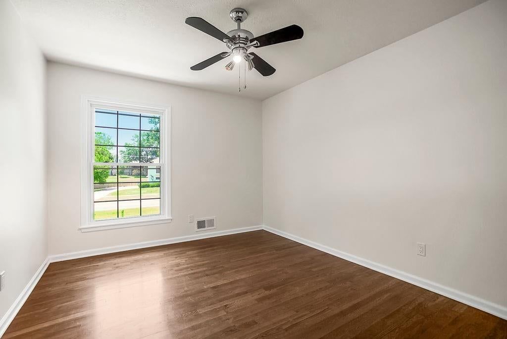 9209 Roe Avenue — photo 16