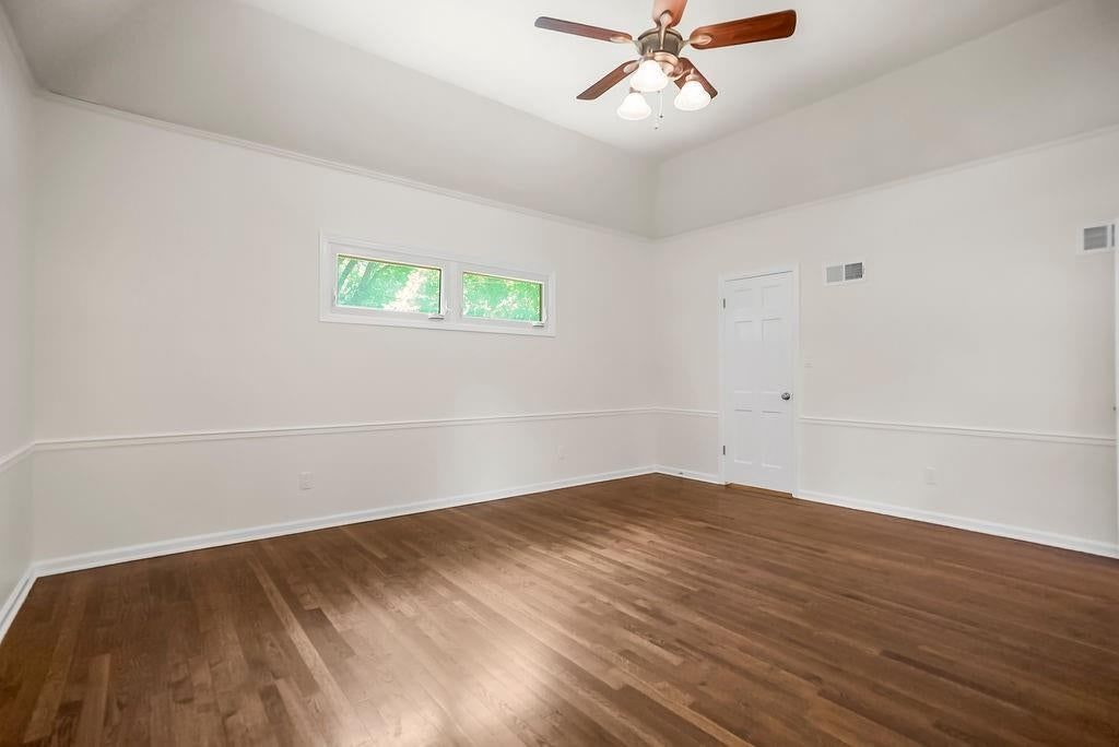 9209 Roe Avenue — photo 20