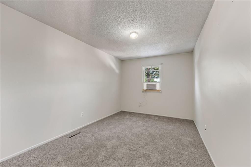 301 SE Alice Street — photo 22