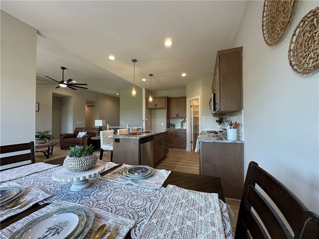 409 Ash Street — photo 14