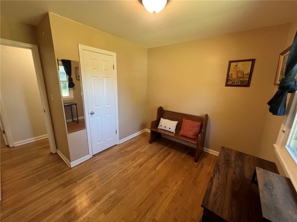 Photo 16 of 32 - 702 NE Darwin Street, Lee's Summit, MO 64063