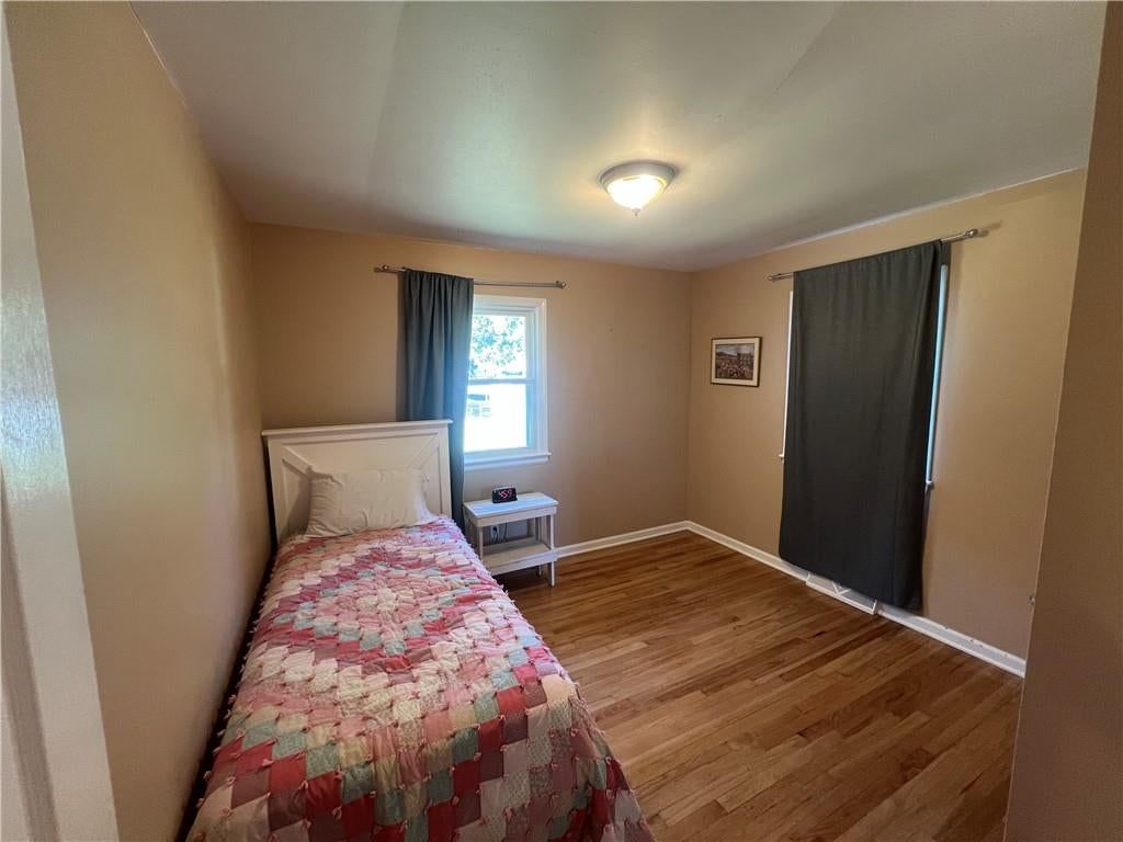 Photo 17 of 32 - 702 NE Darwin Street, Lee's Summit, MO 64063