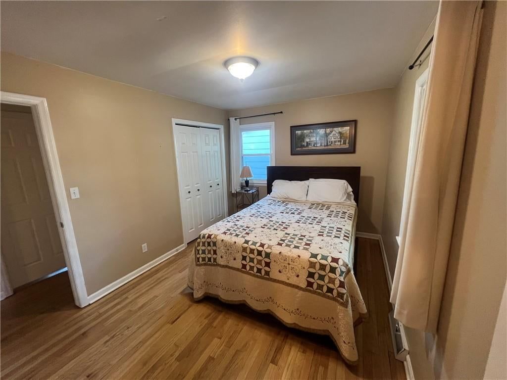 Photo 20 of 32 - 702 NE Darwin Street, Lee's Summit, MO 64063