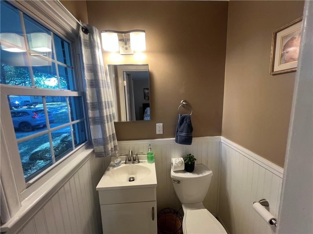 Photo 21 of 32 - 702 NE Darwin Street, Lee's Summit, MO 64063
