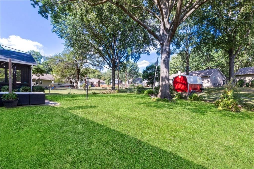 8921 CONSER Drive — photo 30