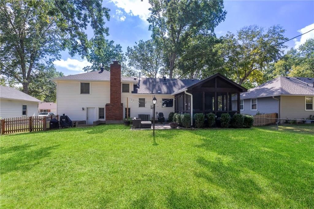 8921 CONSER Drive — photo 34