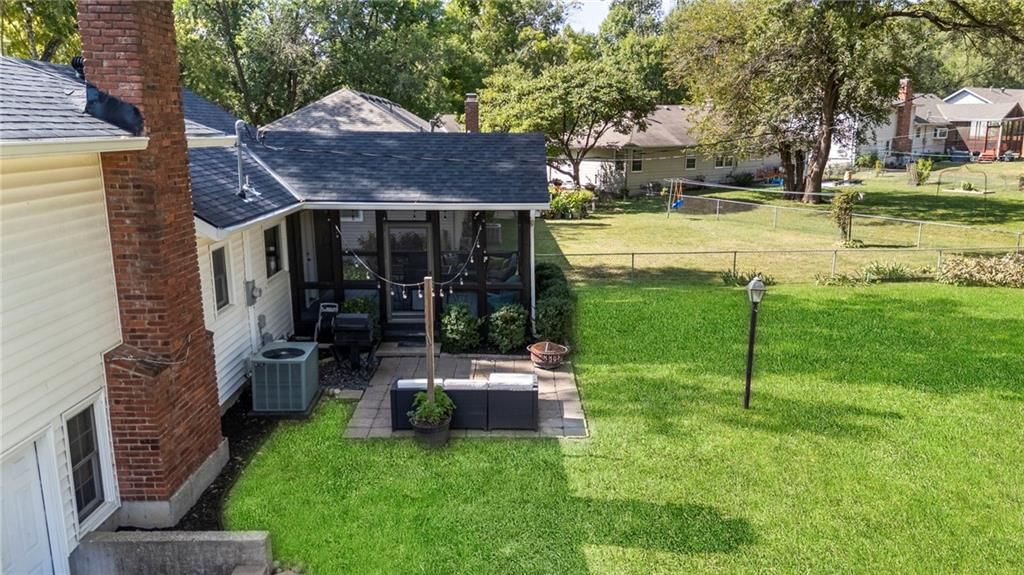8921 CONSER Drive — photo 36