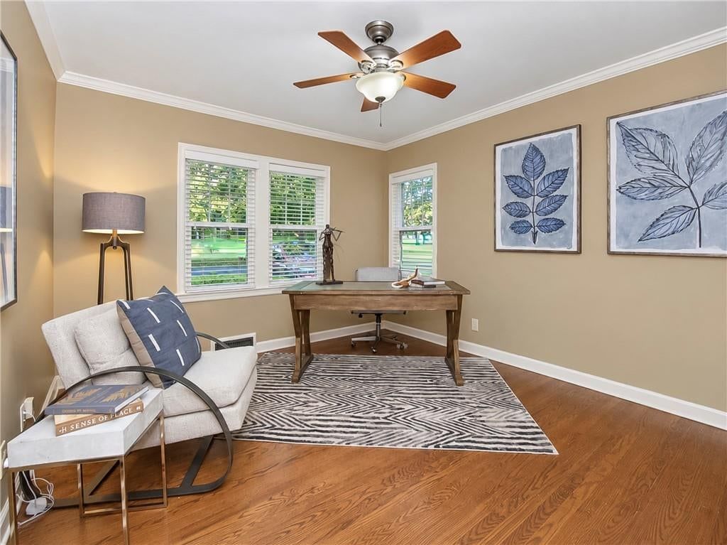 Photo 12 of 32 - 6821 Brookside Road, Kansas City, MO 64113