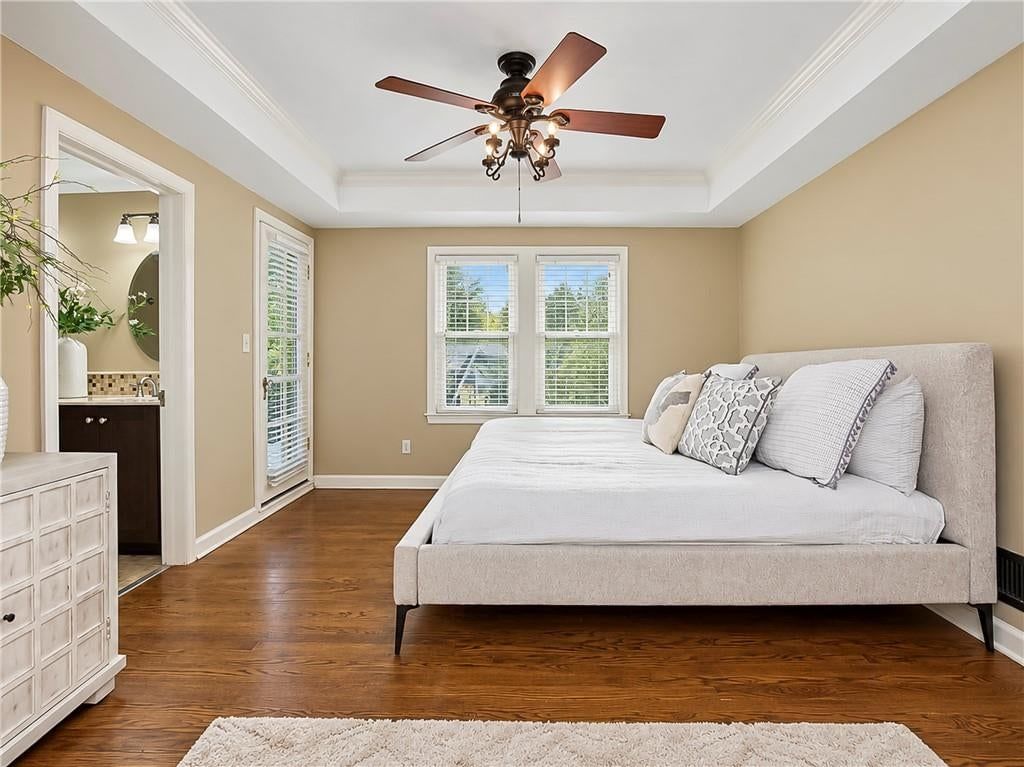 Photo 16 of 32 - 6821 Brookside Road, Kansas City, MO 64113