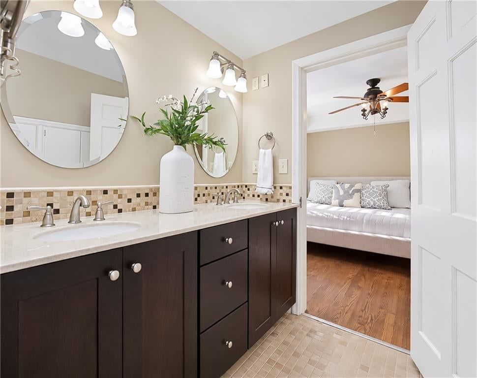 Photo 18 of 32 - 6821 Brookside Road, Kansas City, MO 64113