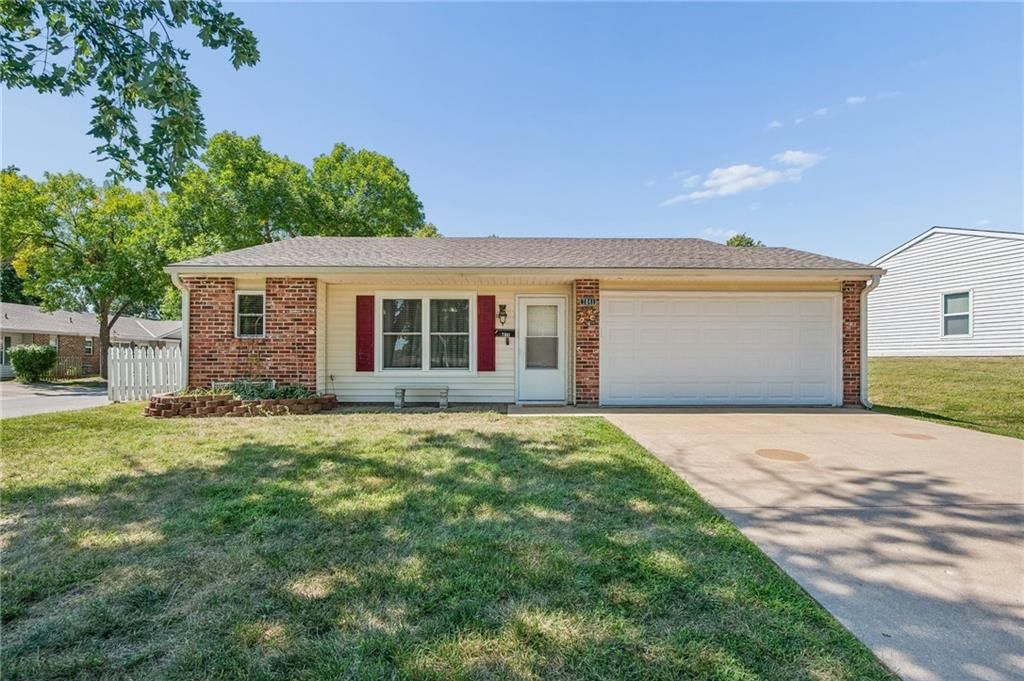 7841 Freeman Avenue — photo 1