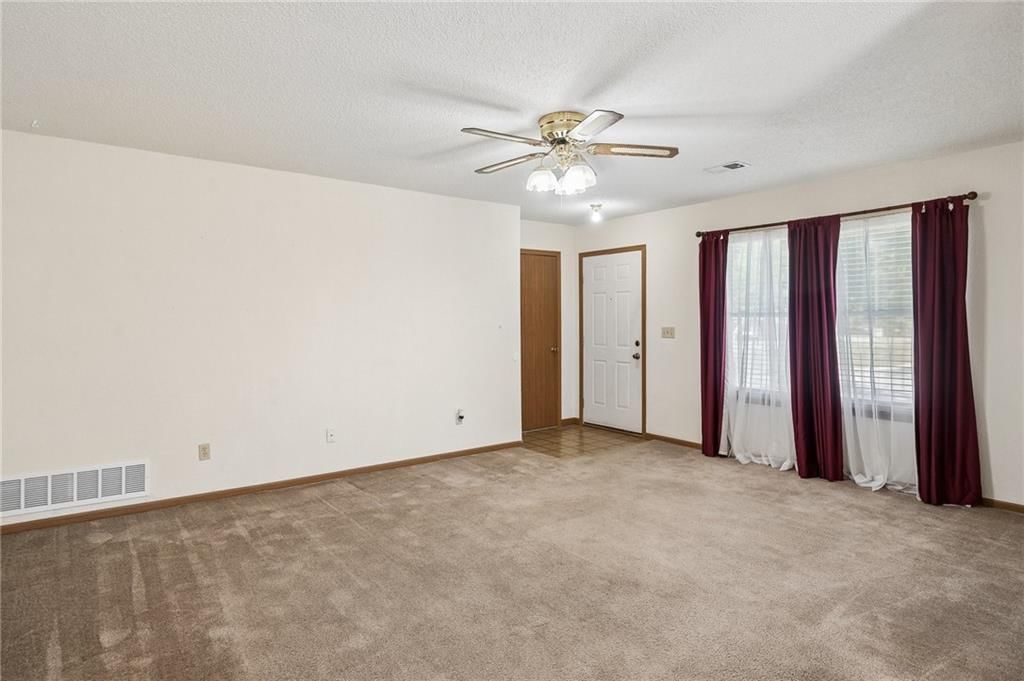 7841 Freeman Avenue — photo 8
