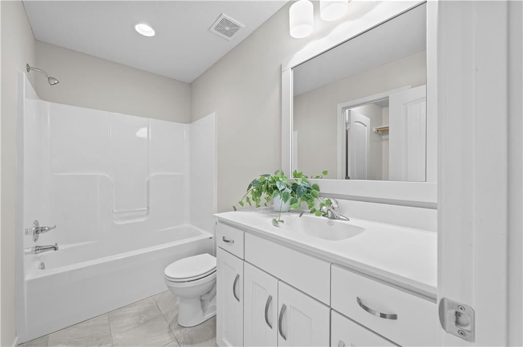 16408 Rosehill Street — photo 40