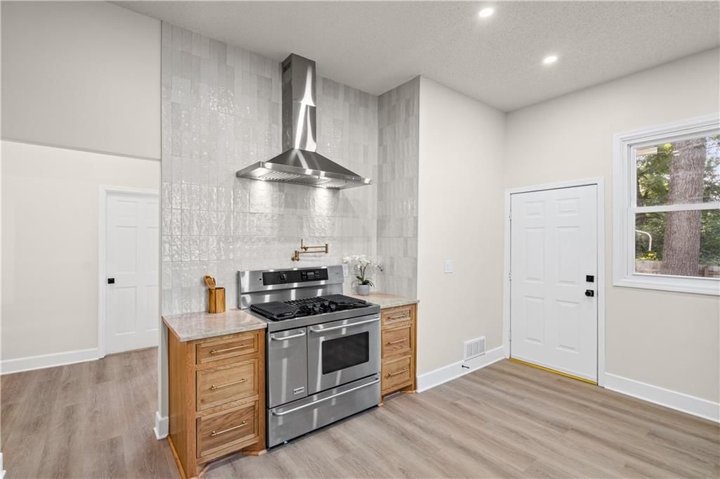3530 Kenwood Avenue — photo 13