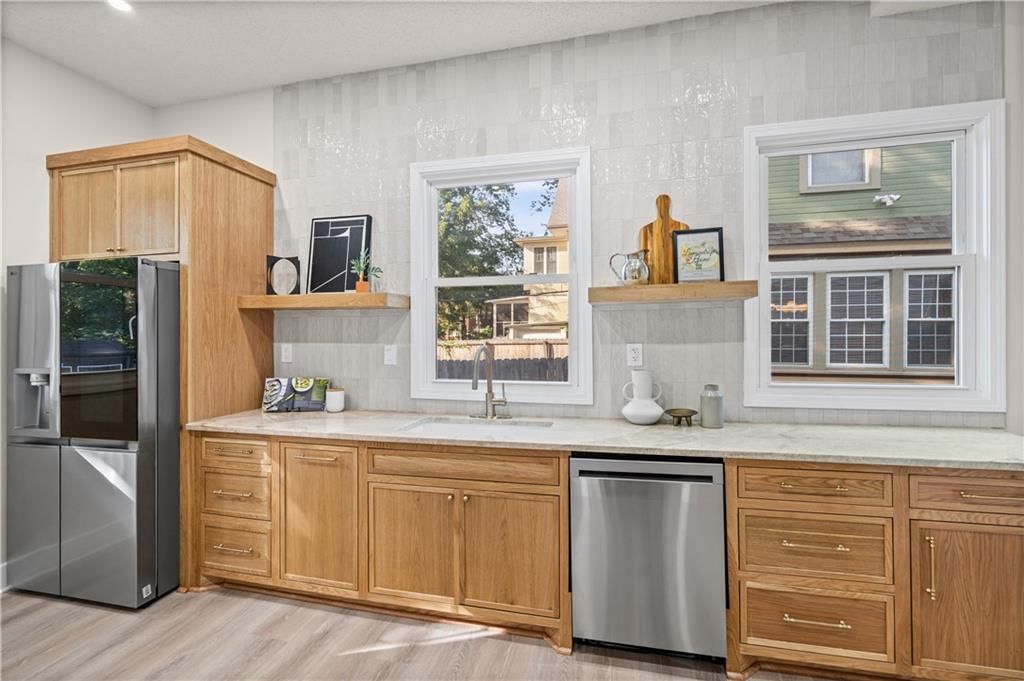 3530 Kenwood Avenue — photo 16
