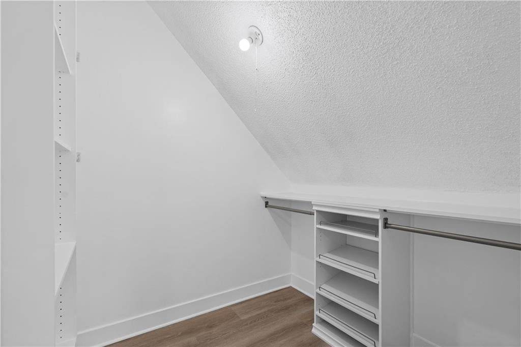 3530 Kenwood Avenue — photo 22