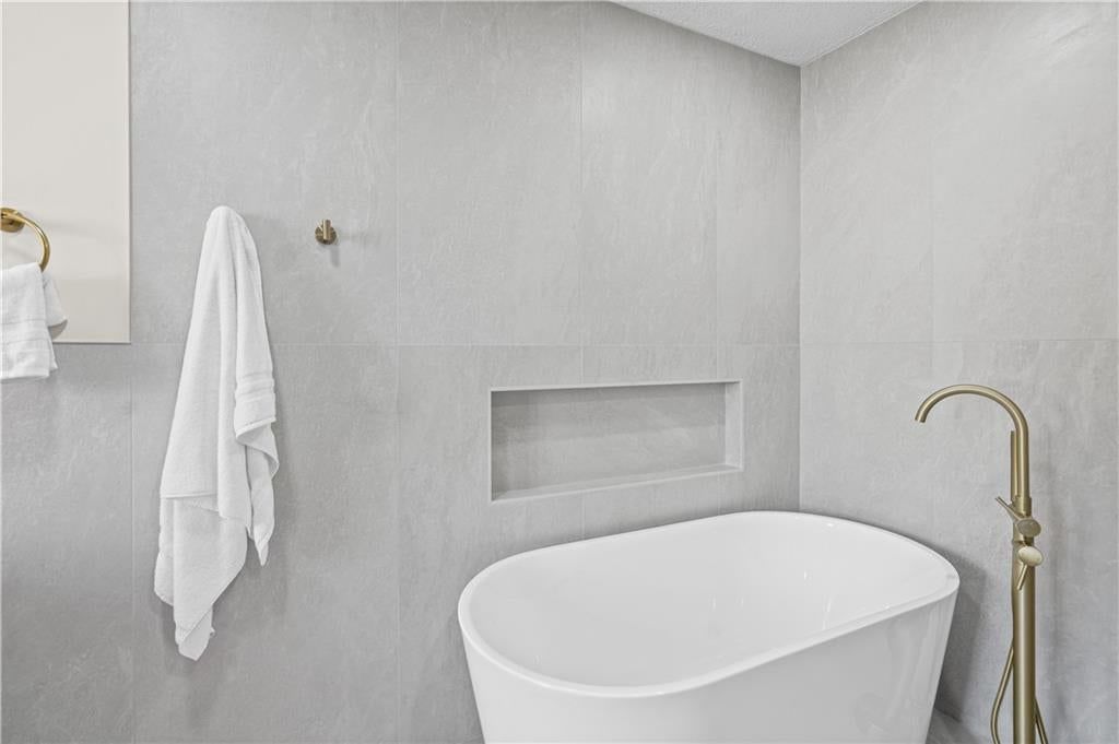 3530 Kenwood Avenue — photo 28