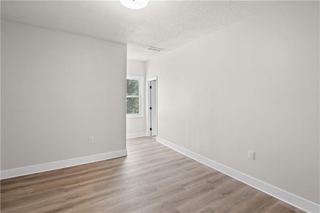 3530 Kenwood Avenue — photo 29