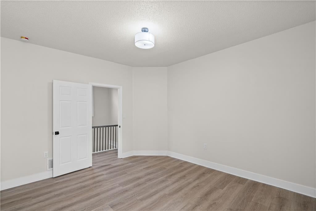 3530 Kenwood Avenue — photo 30