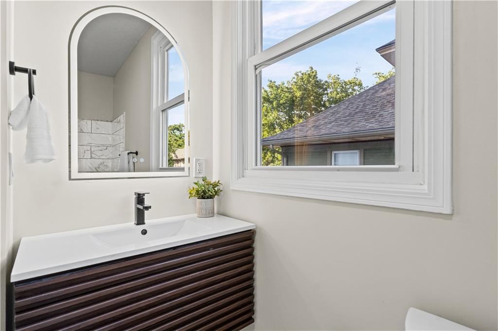 3530 Kenwood Avenue — photo 39