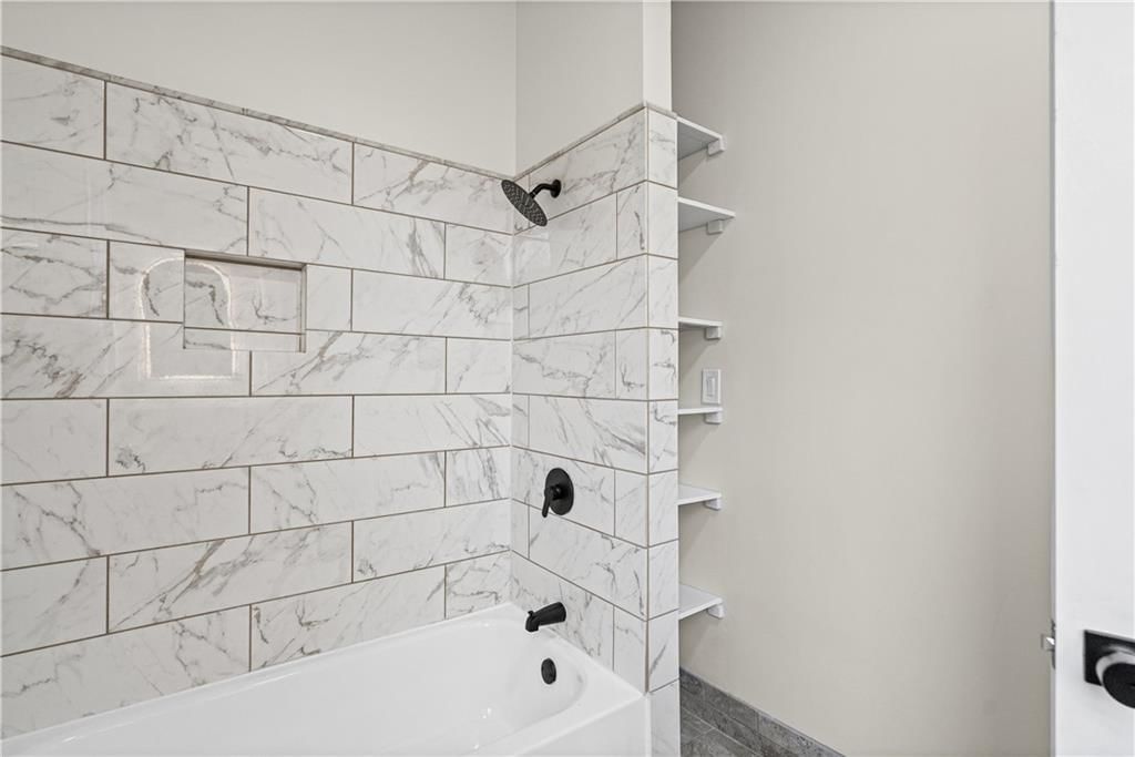 3530 Kenwood Avenue — photo 40