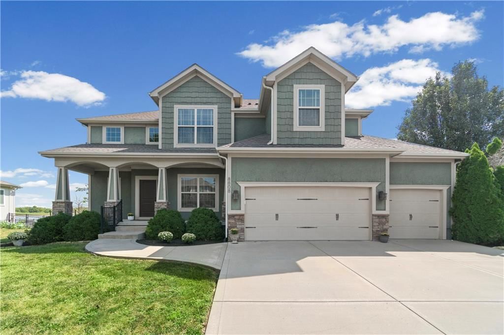 8808 SW 4TH Street, Blue Springs, MO: listing photo 2