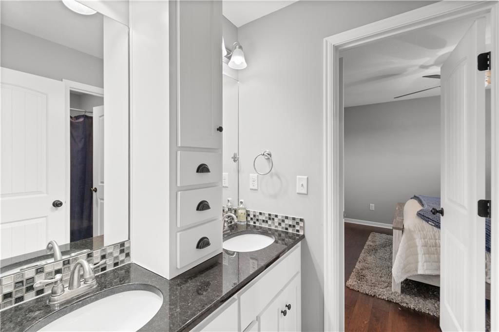 Photo 26 of 53 - 8808 SW 4TH Street, Blue Springs, MO 64064