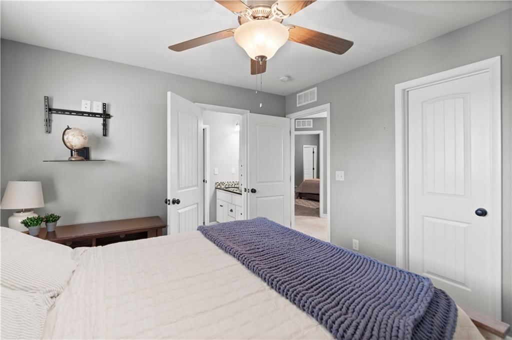 Photo 28 of 53 - 8808 SW 4TH Street, Blue Springs, MO 64064
