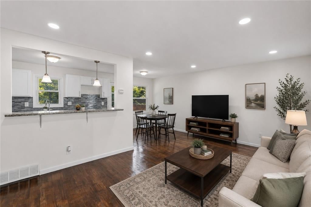 4507 E 47th Street — photo 19
