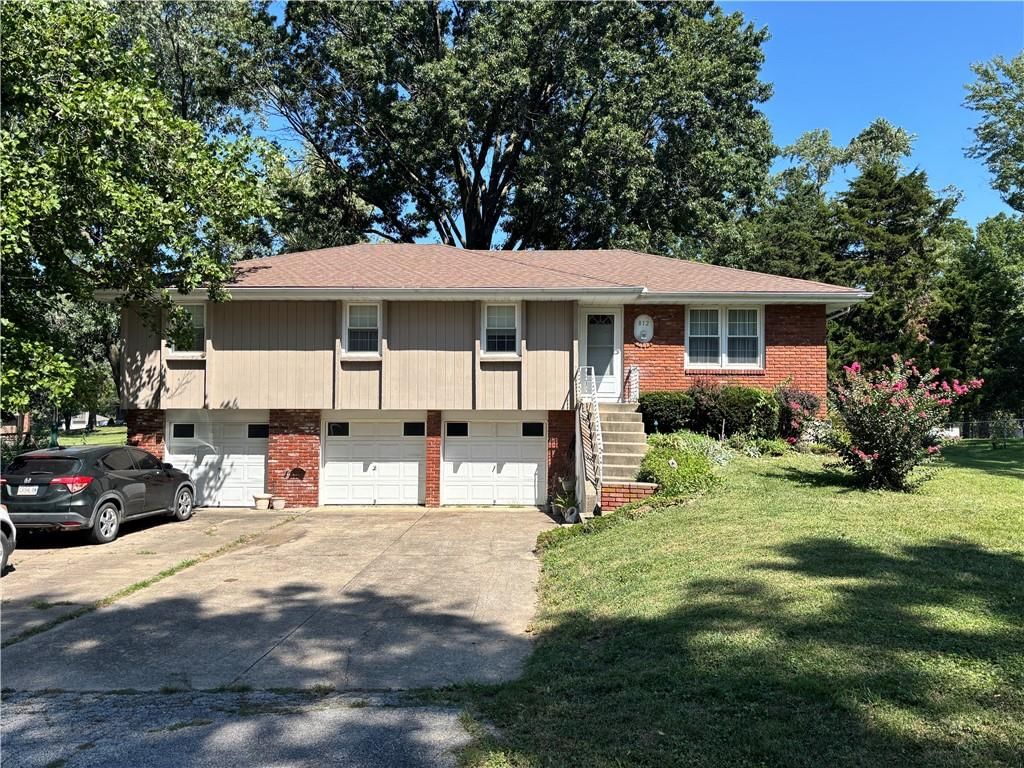 812 NE 113th Street, Kansas City, MO