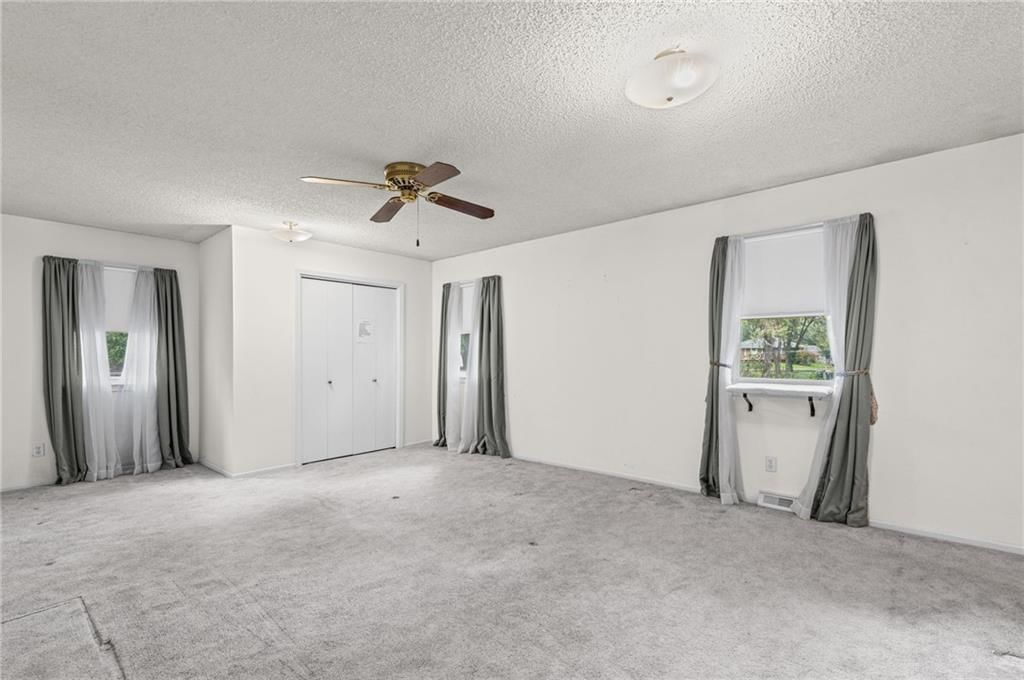 Photo 23 of 38 - 812 NE 113th Street, Kansas City, MO 64155