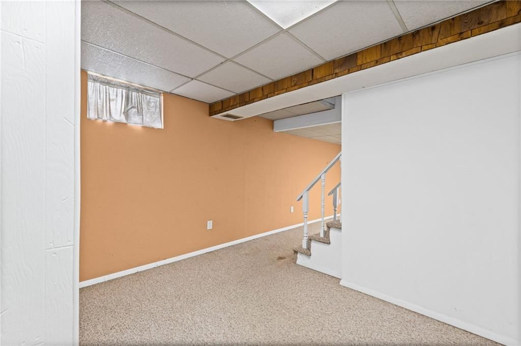 Photo 32 of 38 - 812 NE 113th Street, Kansas City, MO 64155