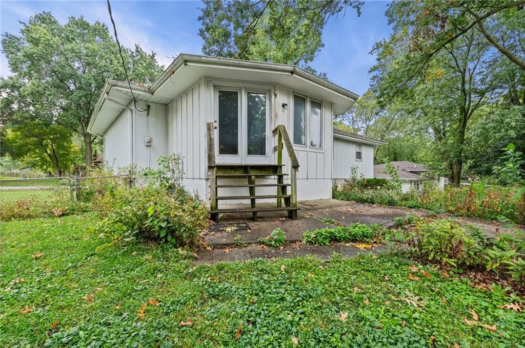 Photo 35 of 38 - 812 NE 113th Street, Kansas City, MO 64155