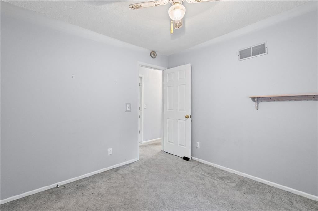 Photo 19 of 38 - 812 NE 113th Street, Kansas City, MO 64155
