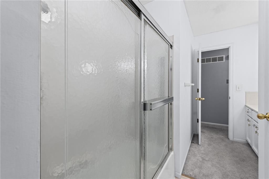 Photo 27 of 38 - 812 NE 113th Street, Kansas City, MO 64155