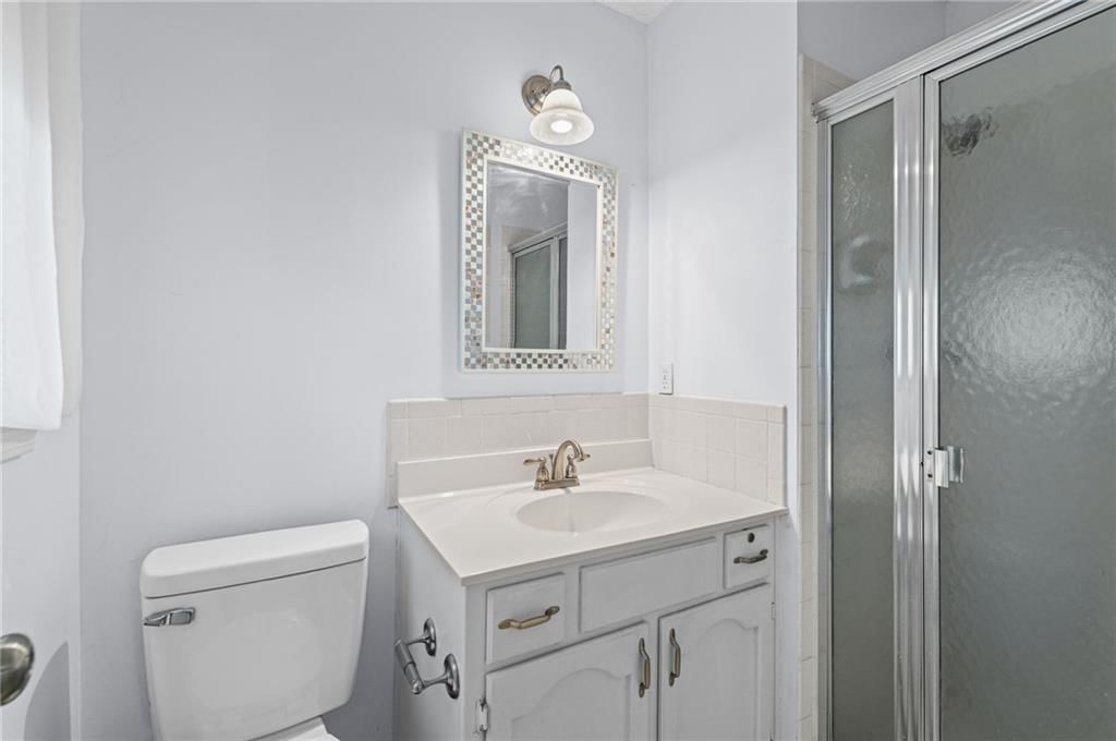 Photo 22 of 38 - 812 NE 113th Street, Kansas City, MO 64155
