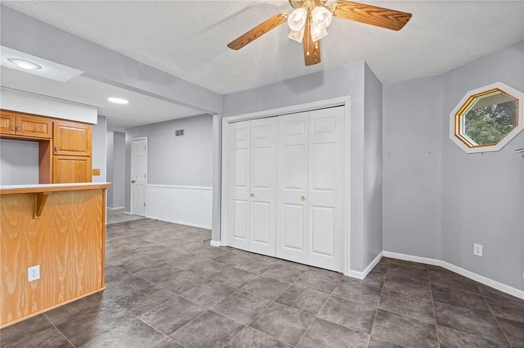 Photo 13 of 38 - 812 NE 113th Street, Kansas City, MO 64155