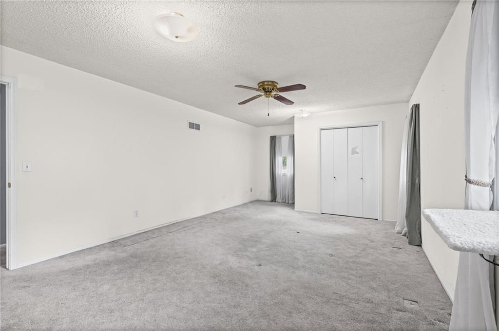 Photo 25 of 38 - 812 NE 113th Street, Kansas City, MO 64155