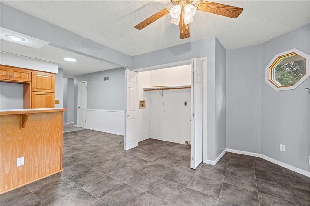 Photo 14 of 38 - 812 NE 113th Street, Kansas City, MO 64155