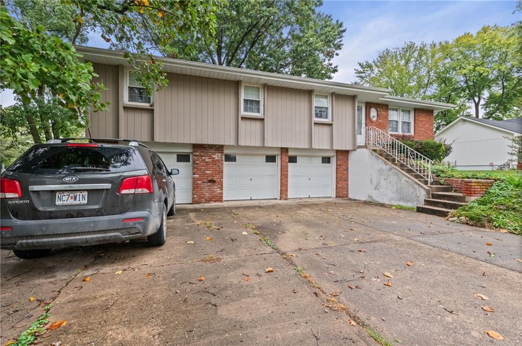 812 NE 113th Street, Kansas City, MO: listing photo 3