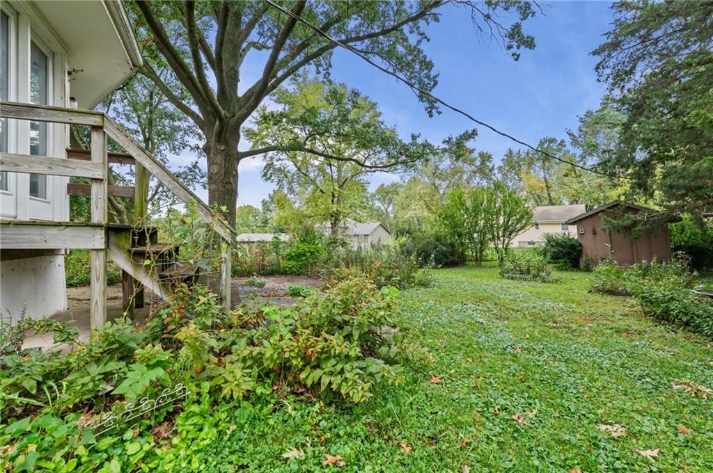Fenced yard at 812 NE 113th Street, Kansas City, MO 64155