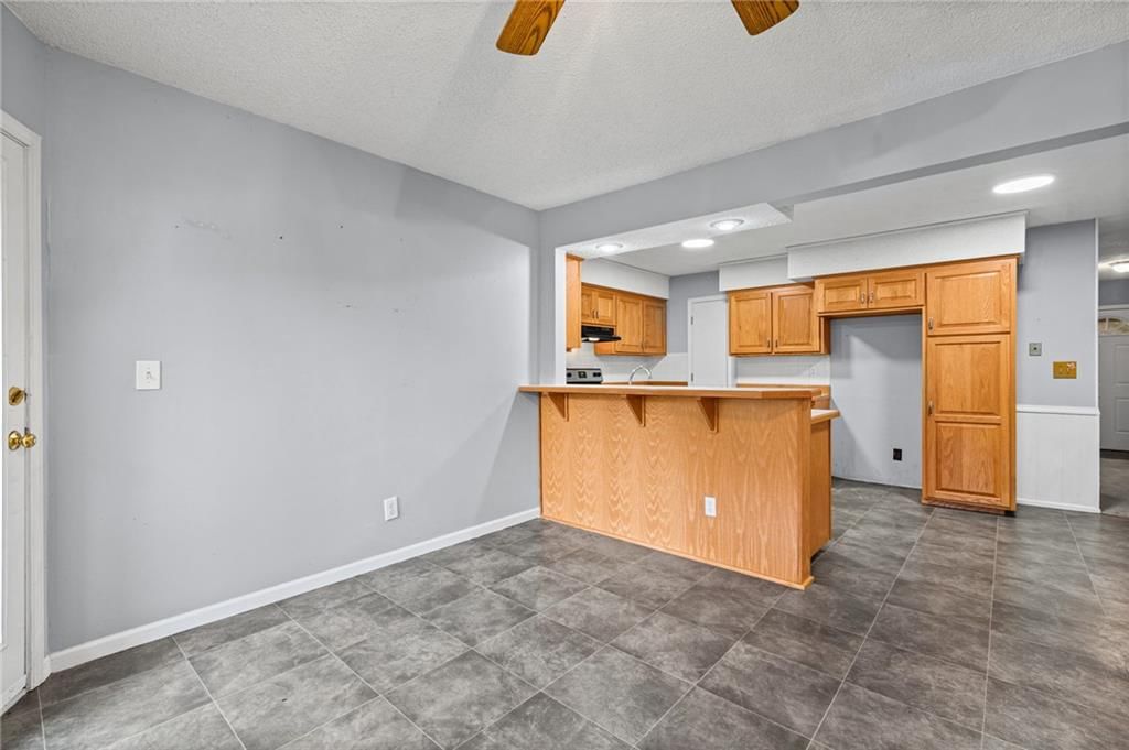 Photo 15 of 38 - 812 NE 113th Street, Kansas City, MO 64155