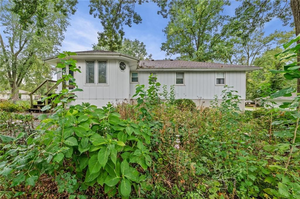 Photo 36 of 38 - 812 NE 113th Street, Kansas City, MO 64155