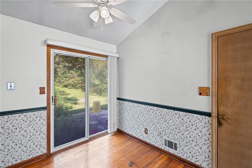 Photo 7 of 32, 7426 Stearns Street, Shawnee, KS 66203