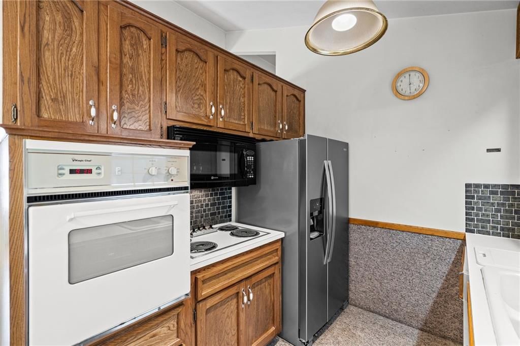 Photo 10 of 32, 7426 Stearns Street, Shawnee, KS 66203