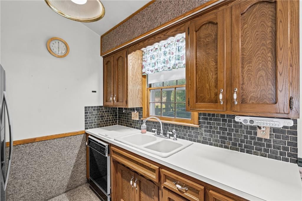 Photo 11 of 32, 7426 Stearns Street, Shawnee, KS 66203